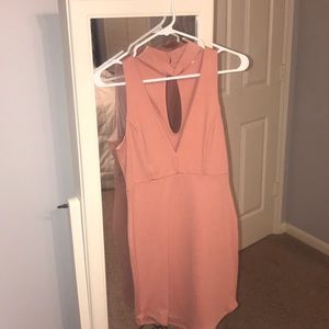 Bodycon light mauve v neck dress!!